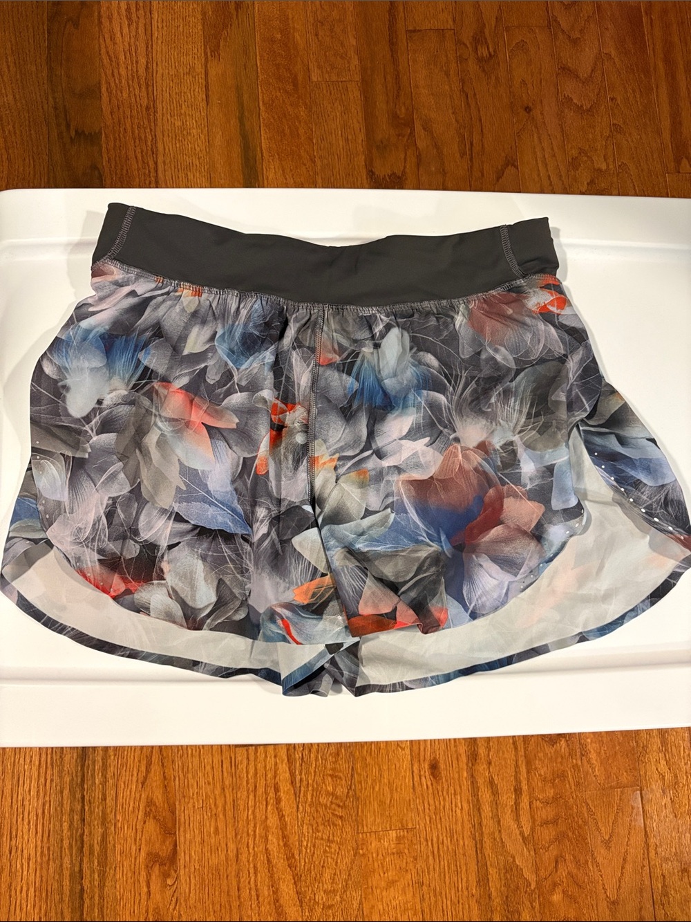Lululemon Women’s Floral Performance Running Shorts Flower Pattern